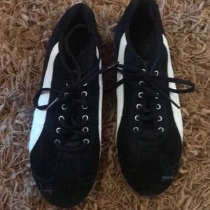 Puma women’s suede shoe